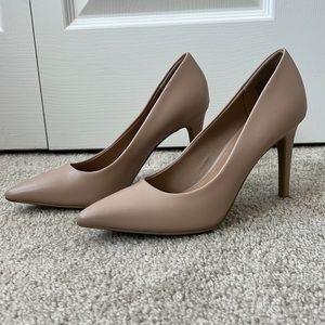 CHRISTIAN SIRIANO stiletto pump NUDE 7.5 never worn.